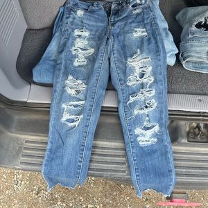 AE ripped jeans, size 6, NEVER WORN!